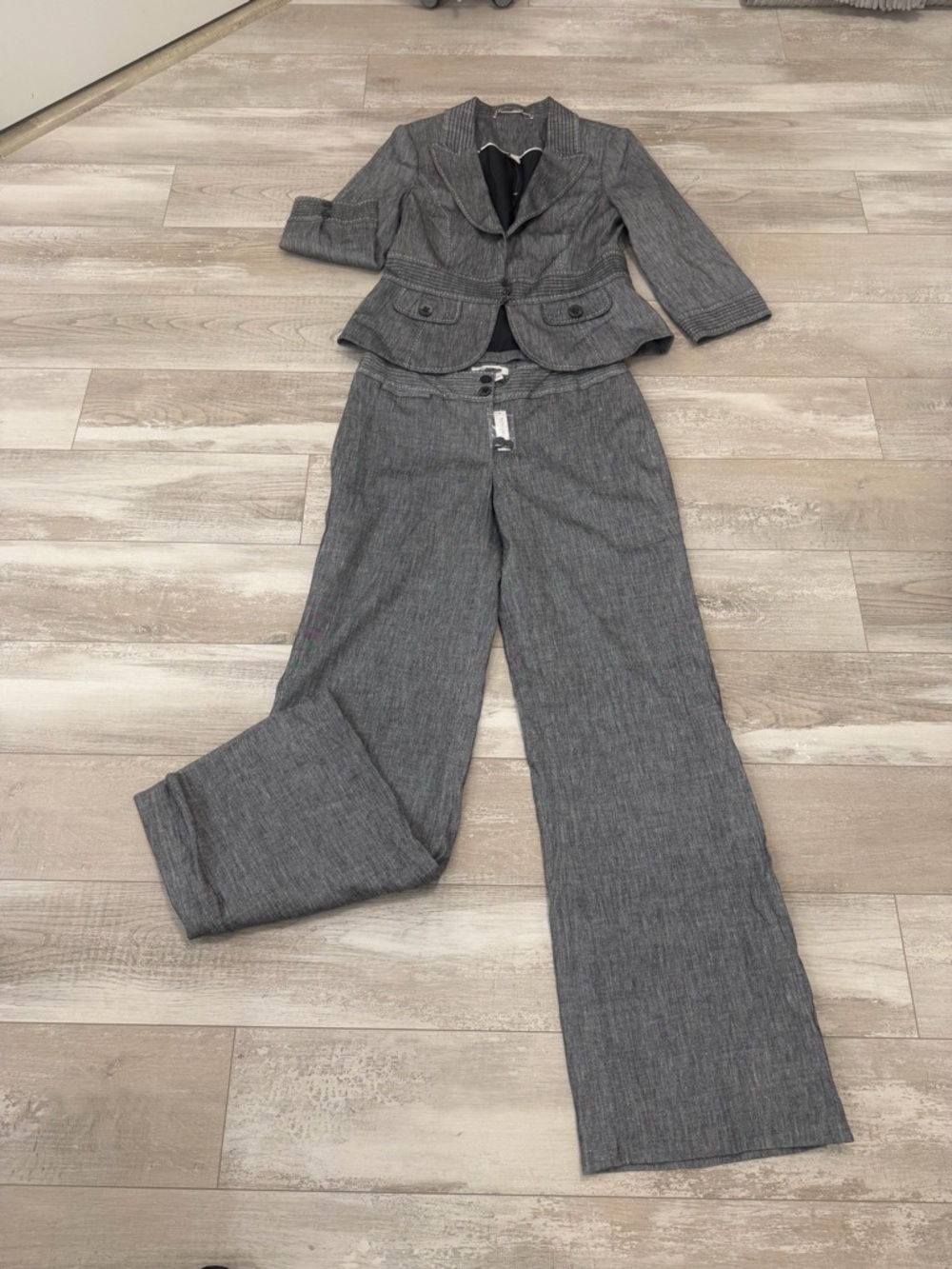 WHBM Gray Women's 2Pc Pant Suit Set - NWT - Picture 3 of 11
